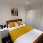 Charming 1-Bed Apartment In Coventry