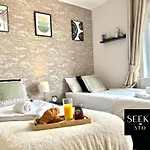 Cosy 2-Bedroom House, Walking Distance Cbs, Ideal For Contractors-Business Stays