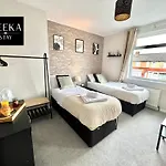 Cosy 2-Bedroom House, Walking Distance Cbs, Ideal For Contractors-Business Stays