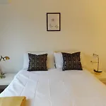 Room In Guest Room - Large Comfortable Room Coventry