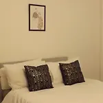 Room In Guest Room - Spacious Double Room In Coventry