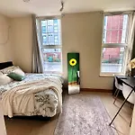 City Studio 4