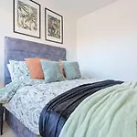 The Silkworks Cov Grade 2 Listed Lux Apt Sleeps 6