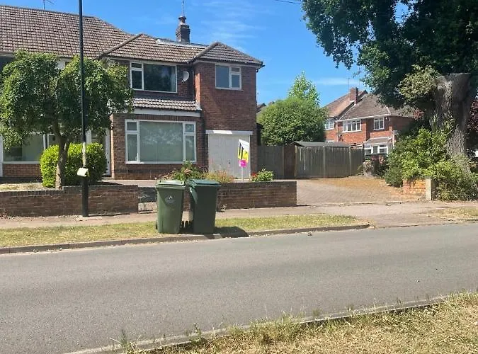 5 Bed House, 32 Tutbury Avenue, Cannon Park, Coventry, Cv4 7Bj