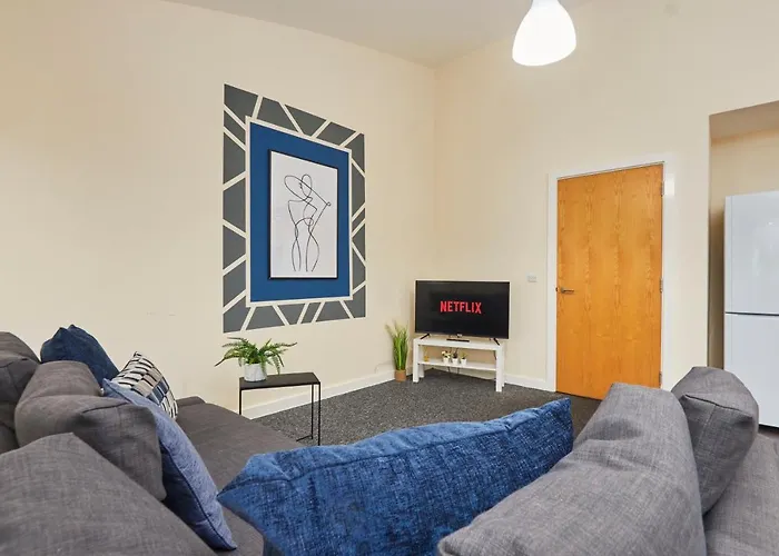 Large 2 Bed In Central Coventry - Sleeps 6 - Parking