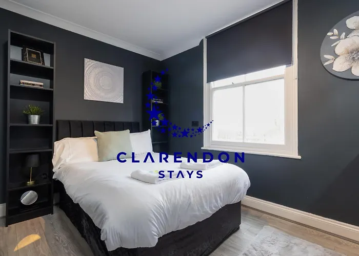 Cozy 1Br Flat, Train Station, Free Parking, Wifi, Smart Tv
