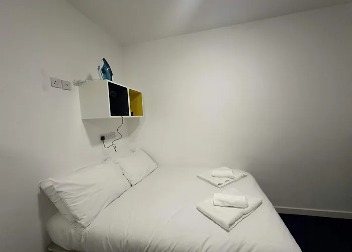 Budget Studio With Kitchen In Central Coventry
