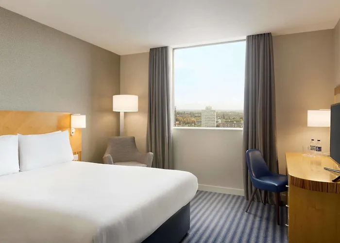 Ramada Hotel & Suites By Wyndham Coventry