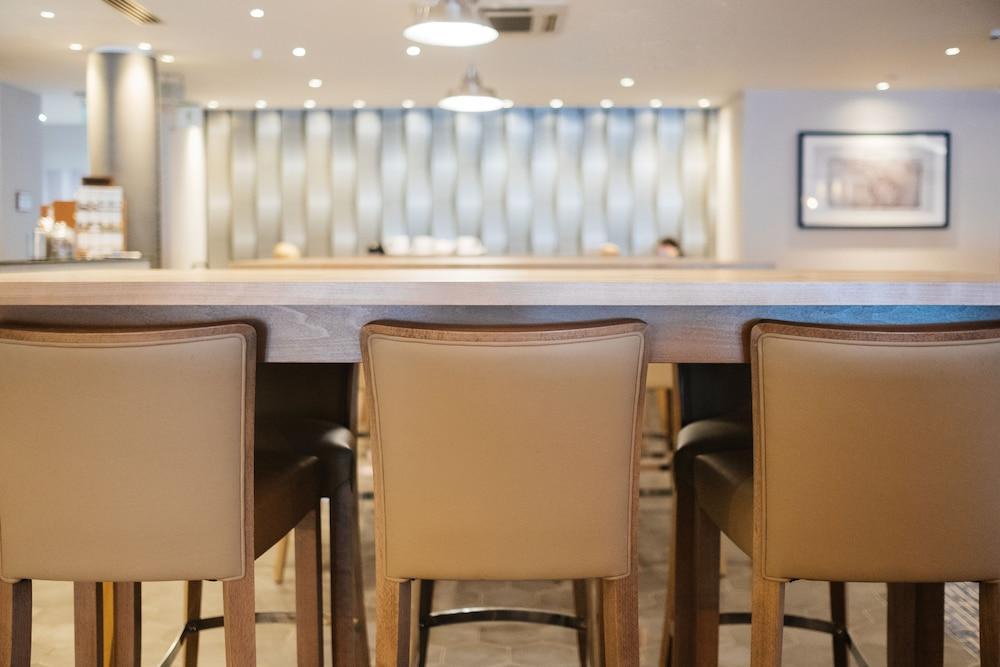 Hotel M6, J2 By Ihg 4*