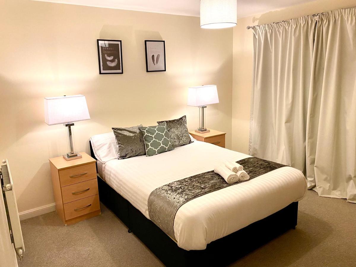 Superior Two-bed With Free Parking, Cv1