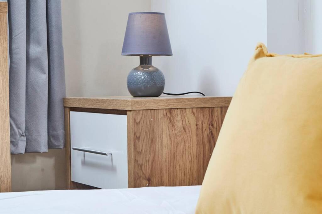 Apartment Luxury 2 Bed Central Location Sleeps 5 Coventry