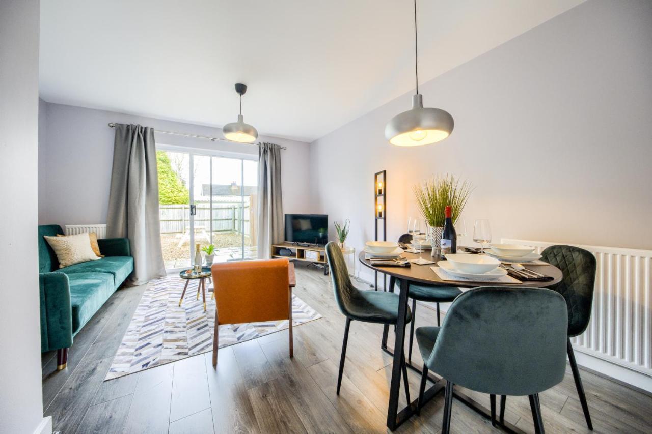 Contemporary House, M6, Cbs Arena - Ricoh, Private Parking, Sleeps 5, By Empower Homes Casa de férias