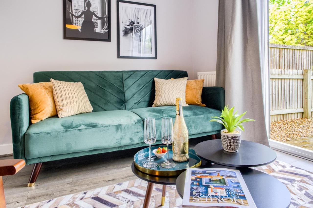 Contemporary House, M6, Cbs Arena - Ricoh, Private Parking, Sleeps 5, By Empower Homes Casa de férias