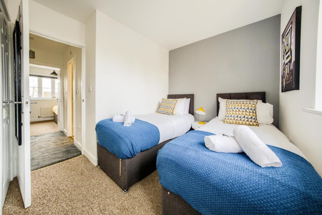 Contemporary House, M6, Cbs Arena - Ricoh, Private Parking, Sleeps 5, By Empower Homes Casa de férias *