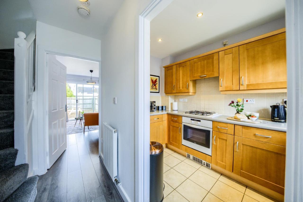 Contemporary House, M6, Cbs Arena - Ricoh, Private Parking, Sleeps 5, By Empower Homes