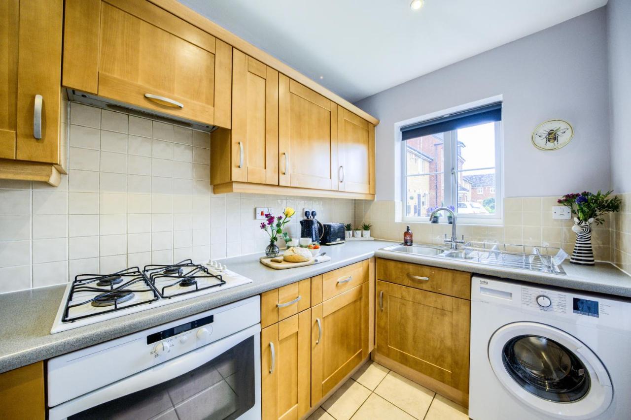 Contemporary House, M6, Cbs Arena - Ricoh, Private Parking, Sleeps 5, By Empower Homes Coventry