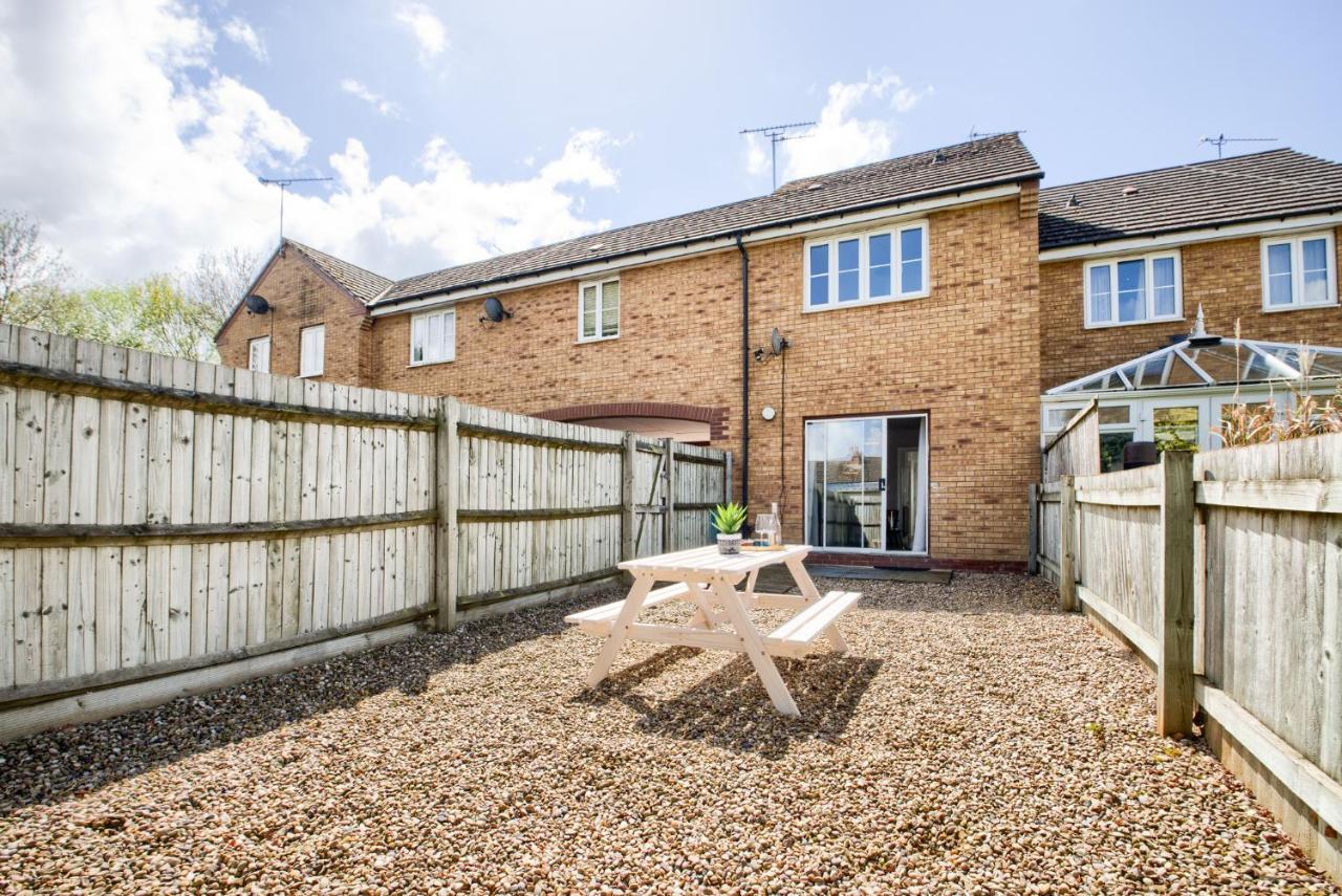 Contemporary House, M6, Cbs Arena - Ricoh, Private Parking, Sleeps 5, By Empower Homes