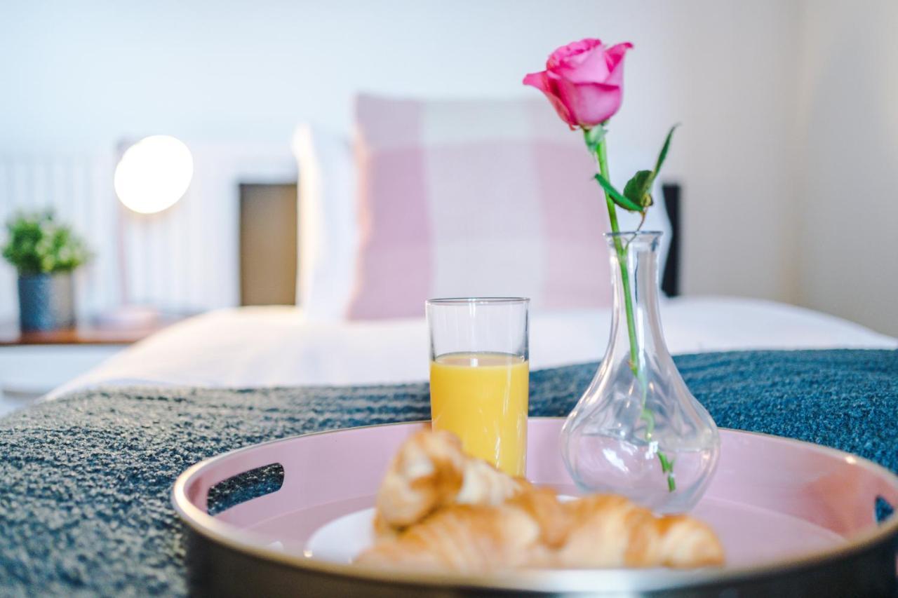 Harley House - Spacious With Free Netflix & Parking By Rocketbnb *