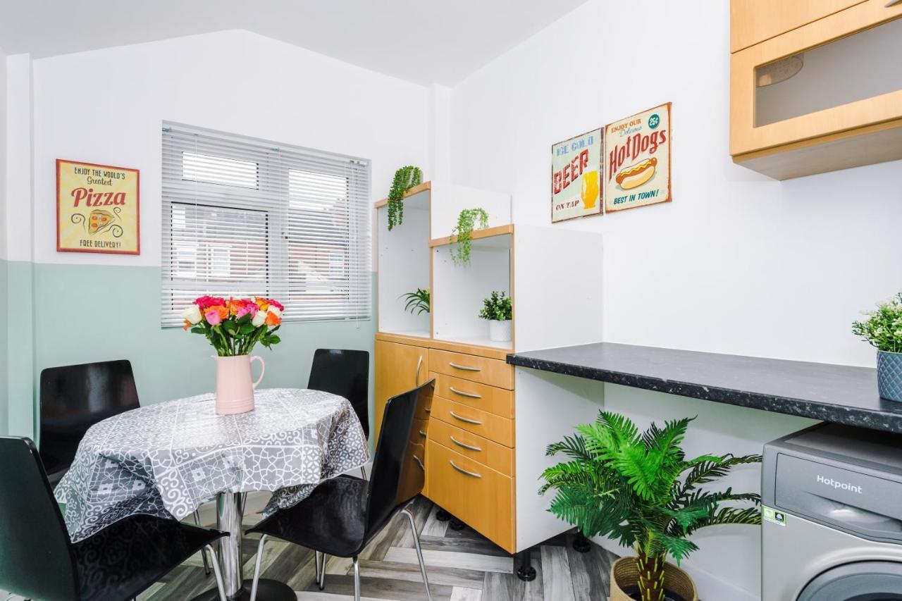 Harley House - Spacious With Free Netflix & Parking By Rocketbnb * Coventry