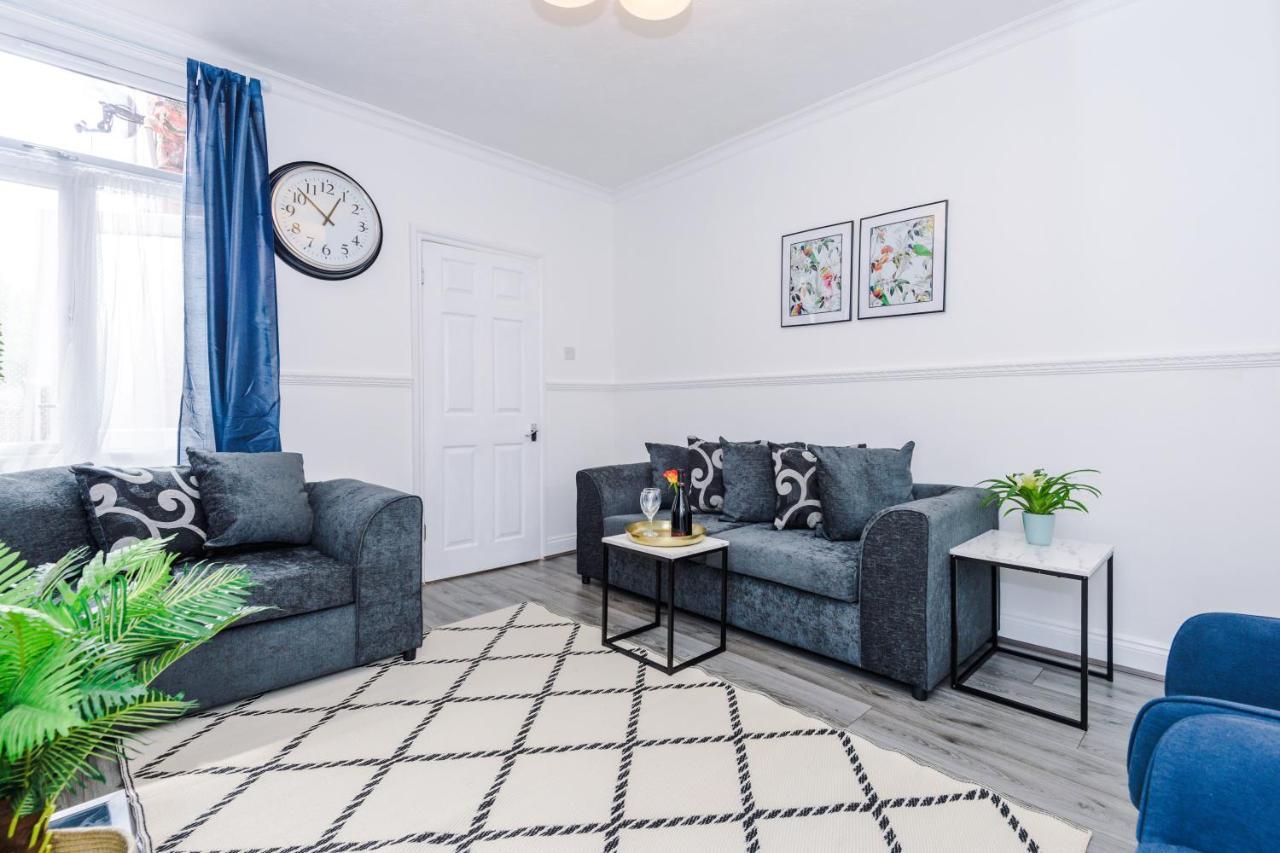 Harley House - Spacious With Free Netflix & Parking By Rocketbnb Casa de férias