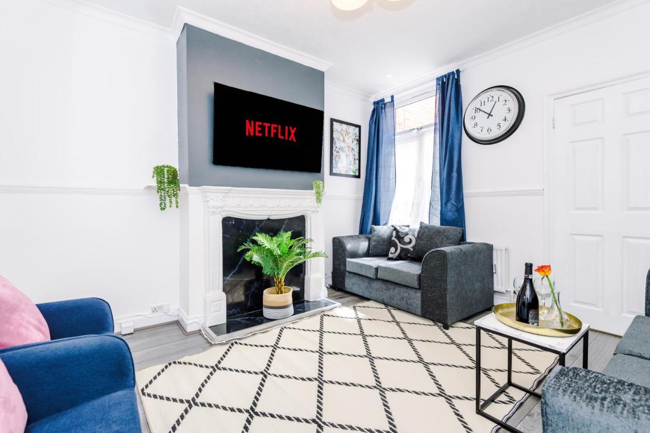 Casa de férias Harley House - Spacious With Free Netflix & Parking By Rocketbnb Coventry
