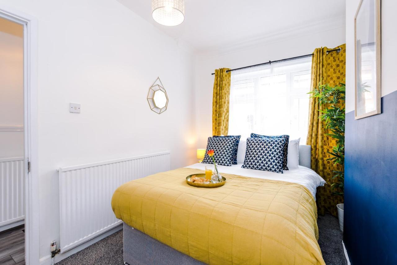 Harley House - Spacious With Free Netflix & Parking By Rocketbnb Casa de férias *