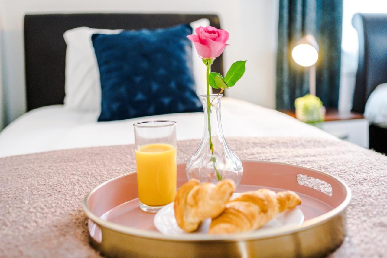 Casa de férias Harley House - Spacious With Free Netflix & Parking By Rocketbnb