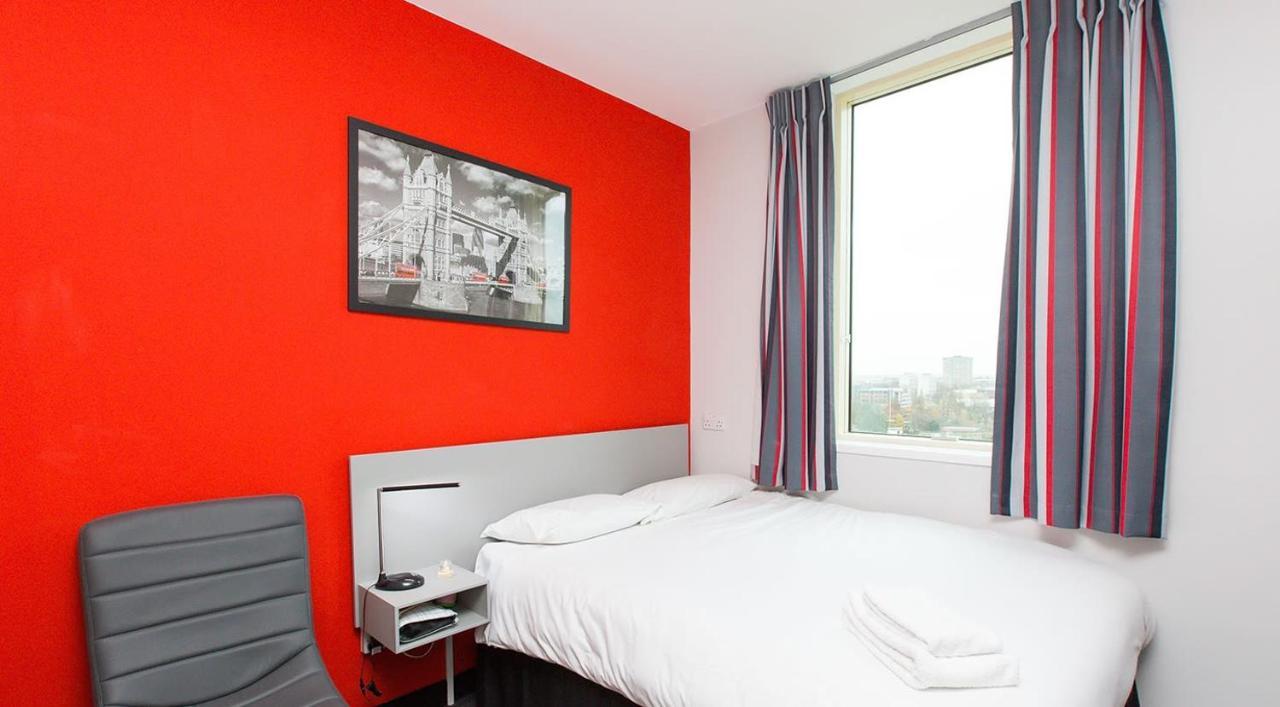 Modern And Comfy At Corporation Village In * Coventry