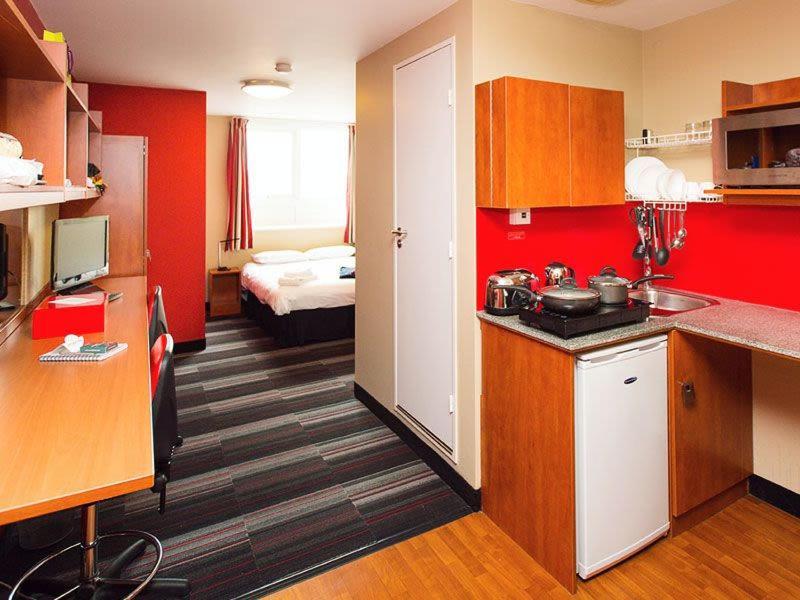 Apartment Modern And Comfy At Corporation Village In *