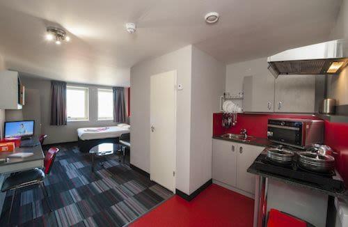 Modern And Comfy At Corporation Village In