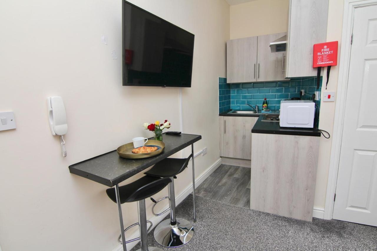 Apartment Charming 2 Mins Walk To Belgrade Theatre
