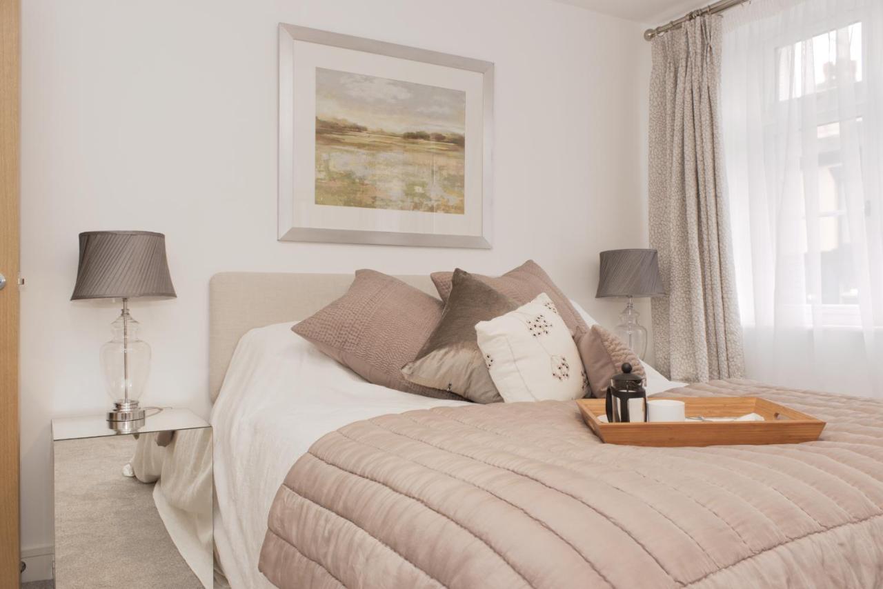 Brand New! Contemporary 2-bed Flat - Sleeps 4 - Free Parking Apartamento Coventry