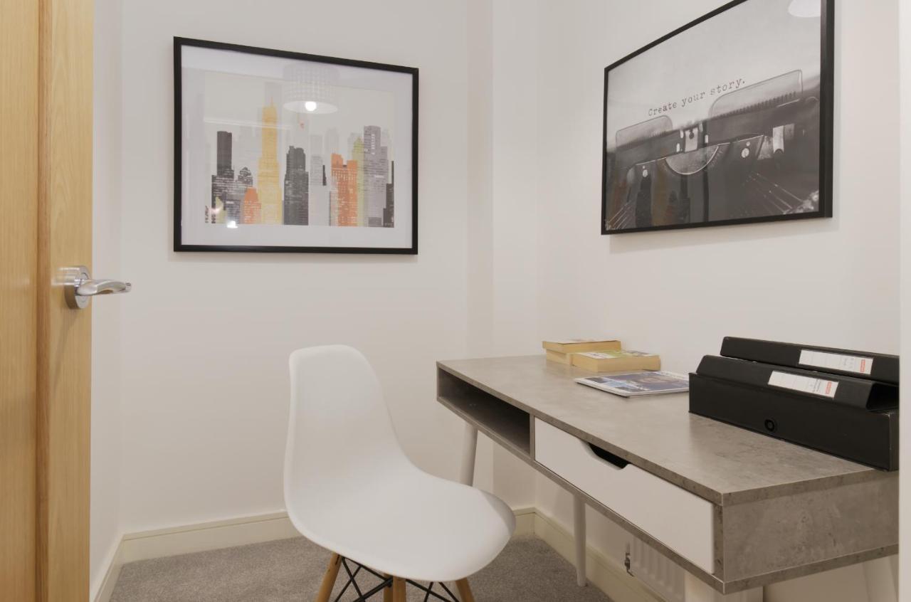 Brand New! Contemporary 2-bed Flat - Sleeps 4 - Free Parking Apartamento *