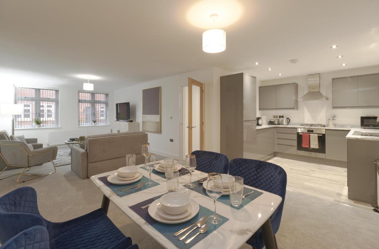 Just Launched! Modern 2-bed Flat - Sleeps 6 - Free Parking Apartment *