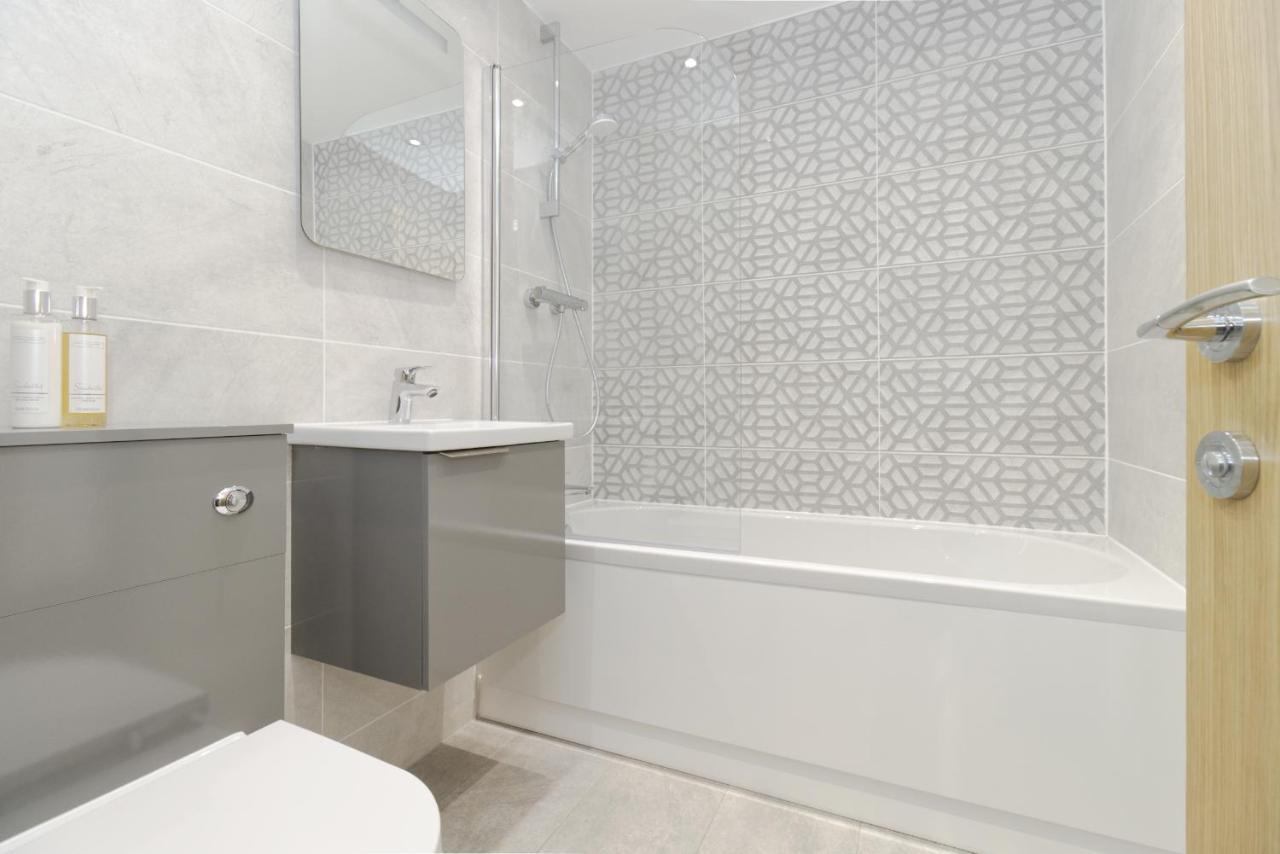 Apartamento Brand New! Contemporary 2-bed Flat - Sleeps 4 - Free Parking