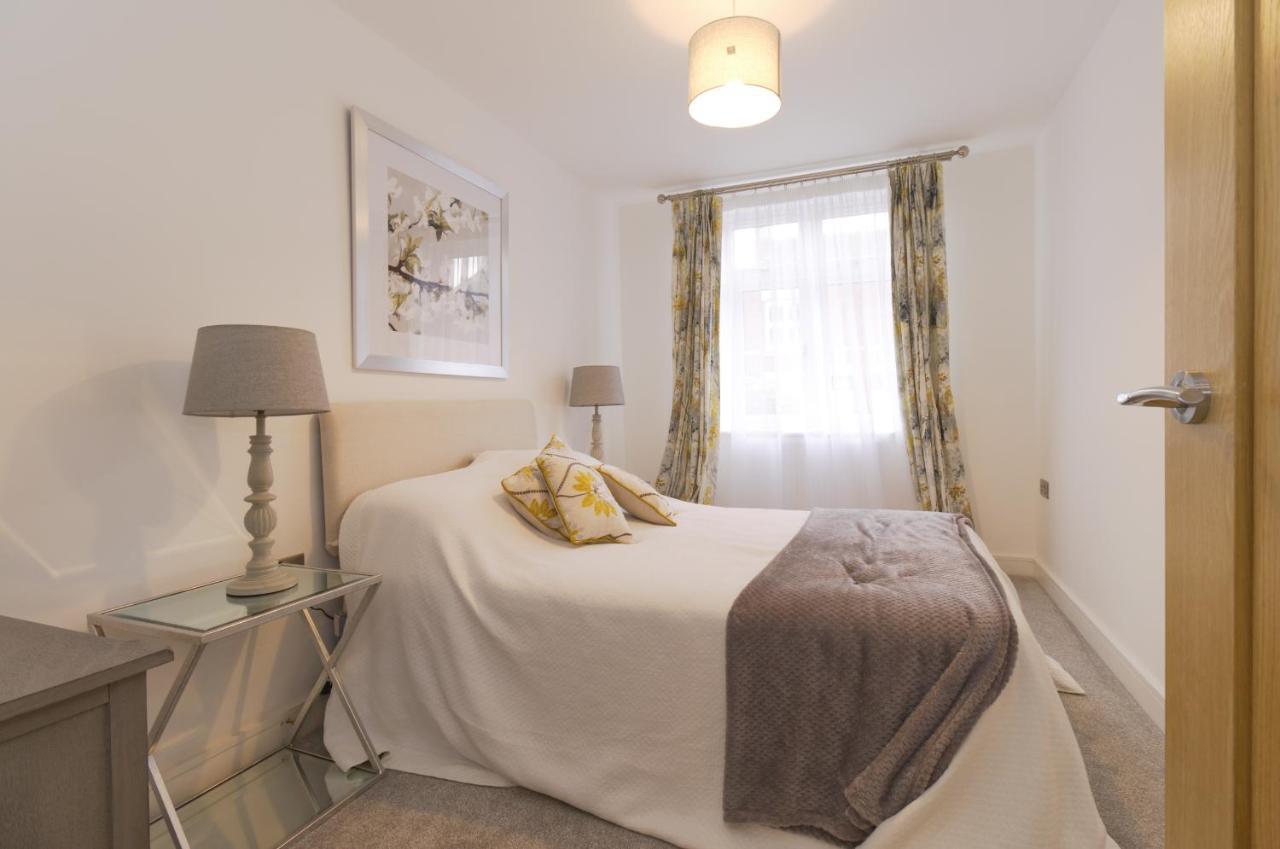 Apartamento Brand New! Contemporary 2-bed Flat - Sleeps 4 - Free Parking *