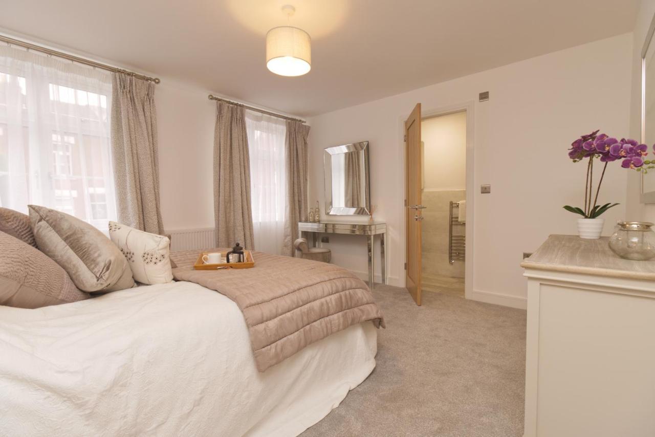Brand New! Contemporary 2-bed Flat - Sleeps 4 - Free Parking Apartamento Coventry