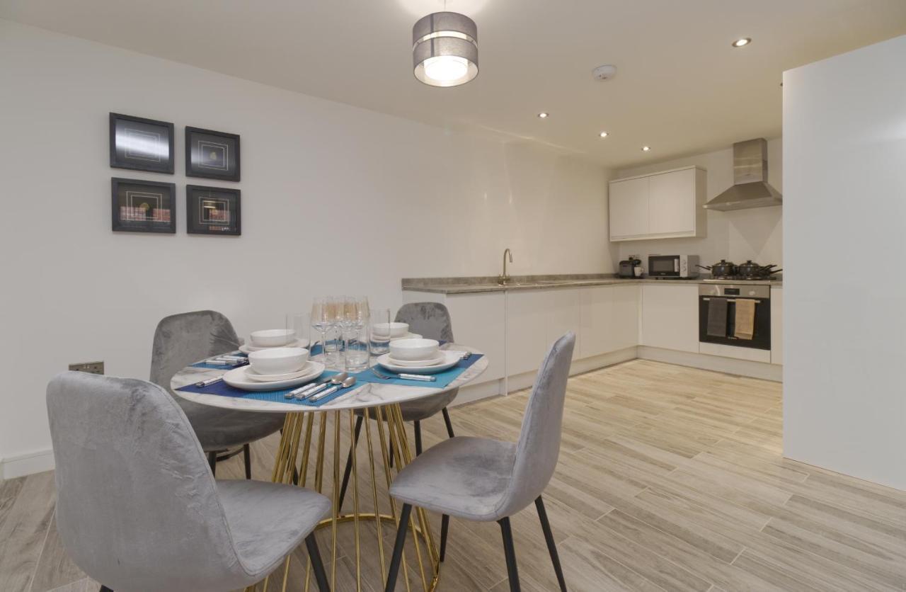 Just Launched! Stylish 2-bed Flat - Sleeps 6 - Free Parking Apartment