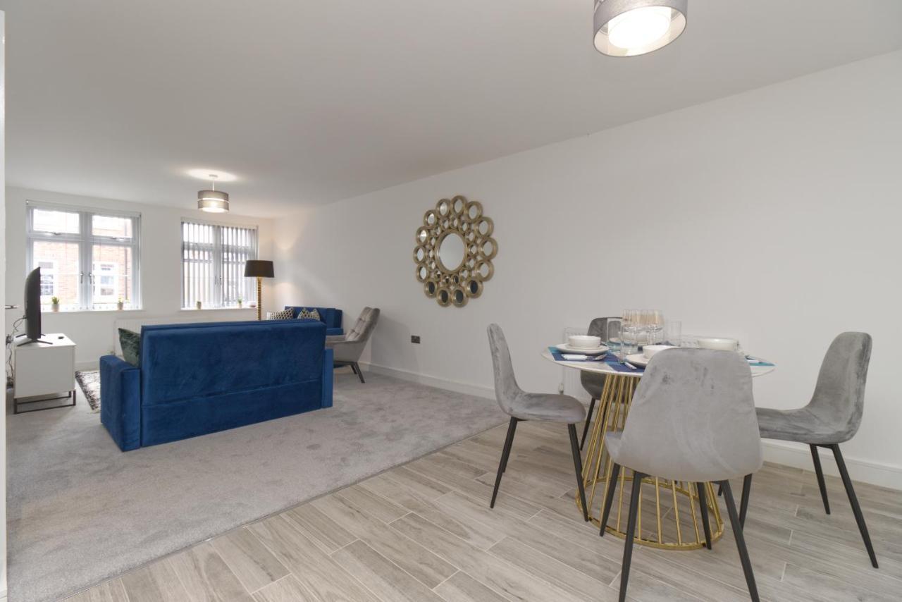 Apartment Just Launched! Stylish 2-bed Flat - Sleeps 6 - Free Parking Coventry
