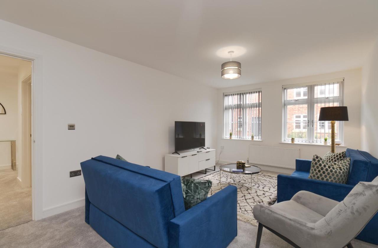 Just Launched! Stylish 2-bed Flat - Sleeps 6 - Free Parking Apartment Coventry