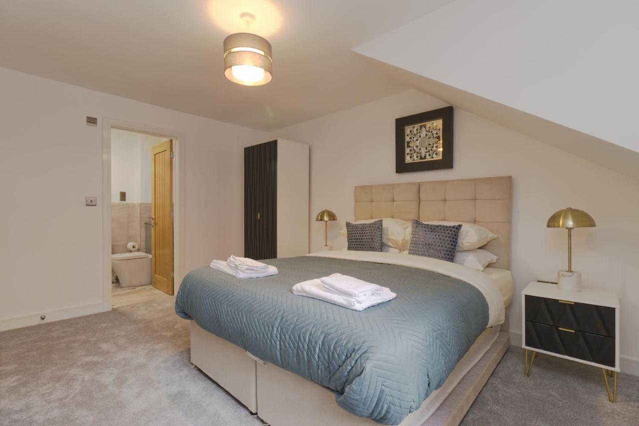Just Launched! Stylish 2-bed Flat - Sleeps 6 - Free Parking Apartment *