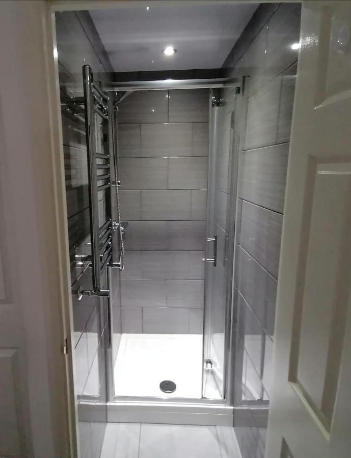 Charming 1-bed In Apartment *