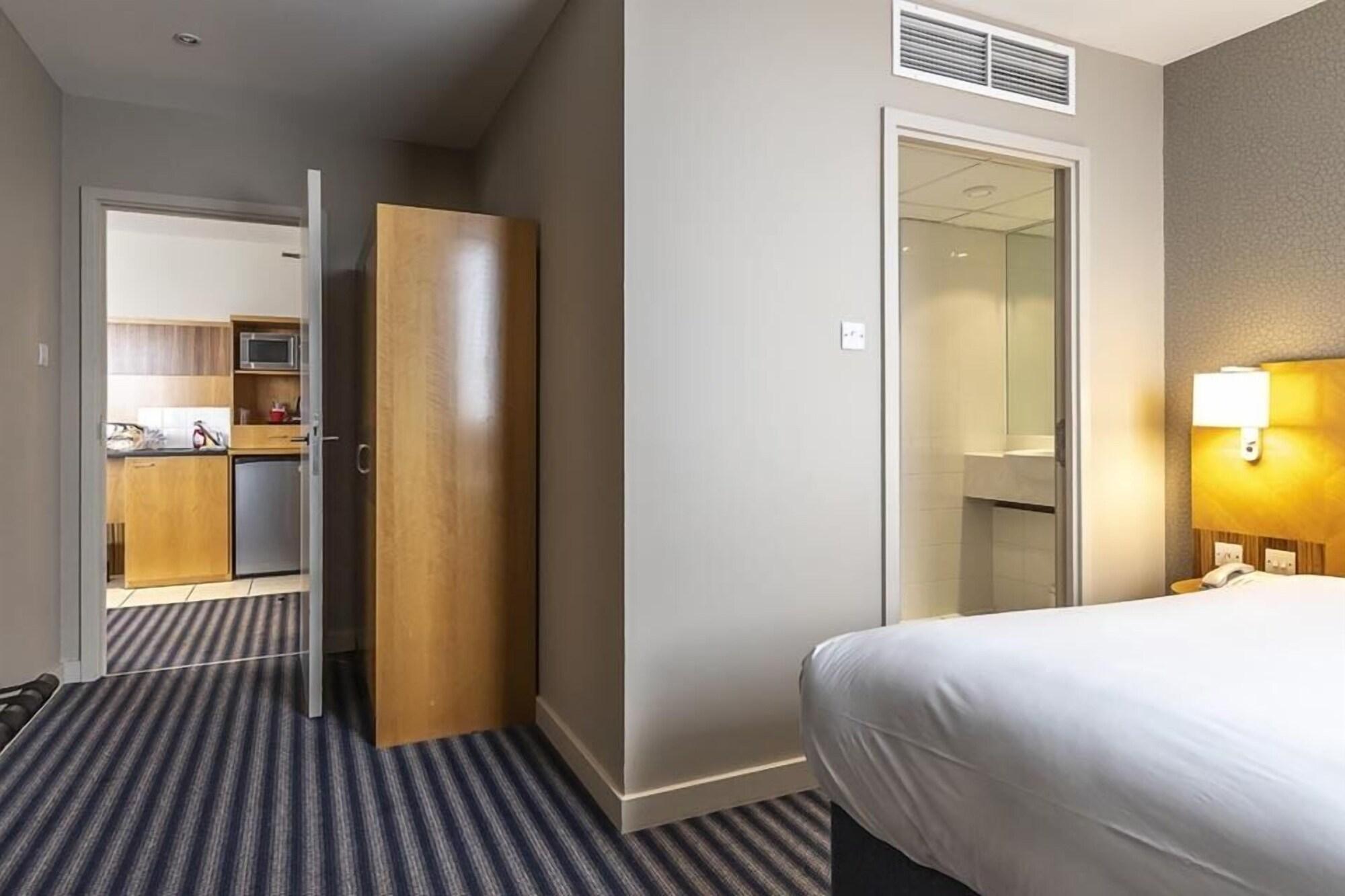 Ramada & By Wyndham
