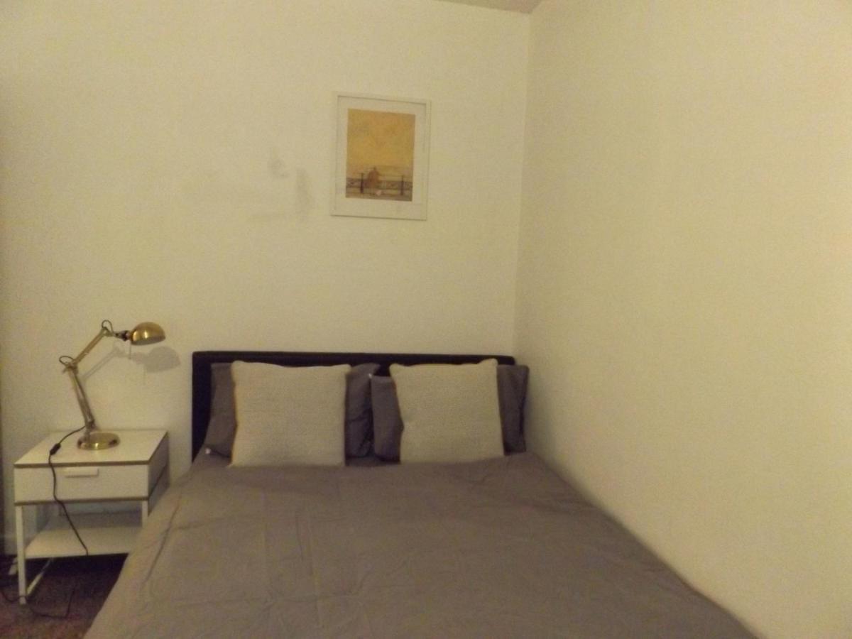 Coventry Rooms Homestay *