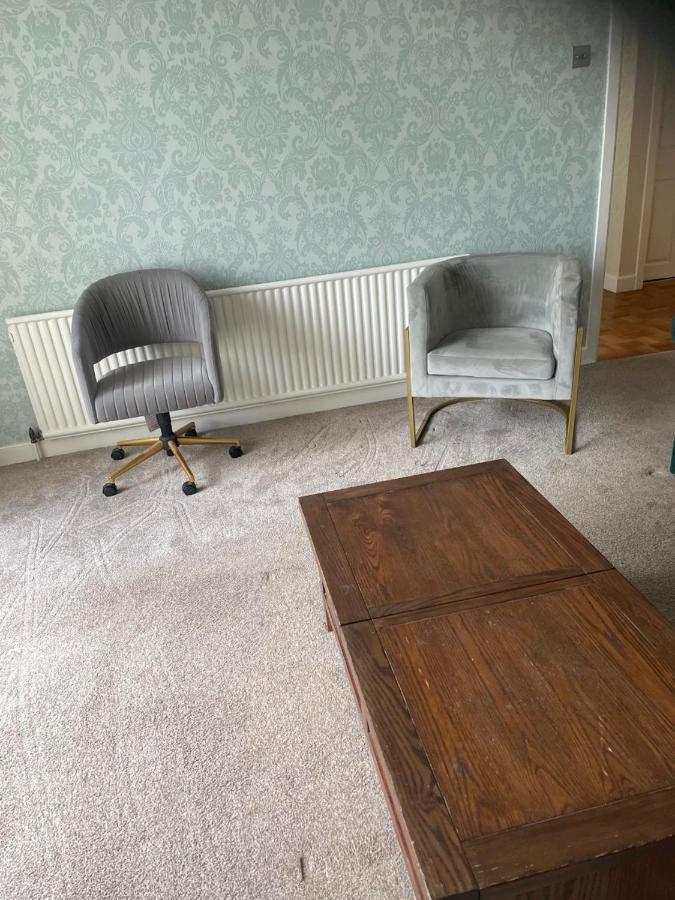 Holiday home 5 Bed House, 32 Tutbury Avenue, Cannon Park, Coventry, Cv4 7bj