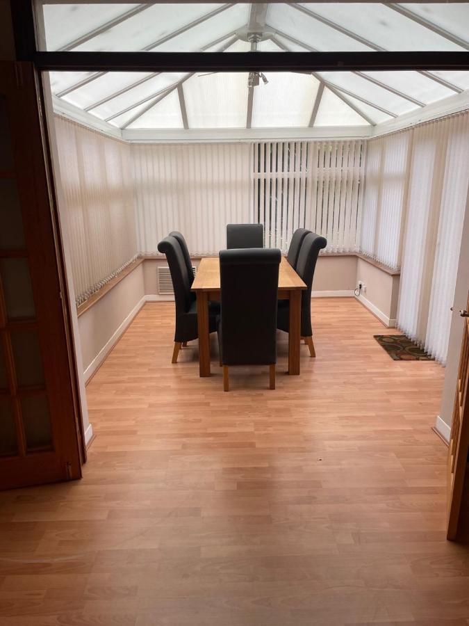 5 Bed House, 32 Tutbury Avenue, Cannon Park, Coventry, Cv4 7bj Coventry