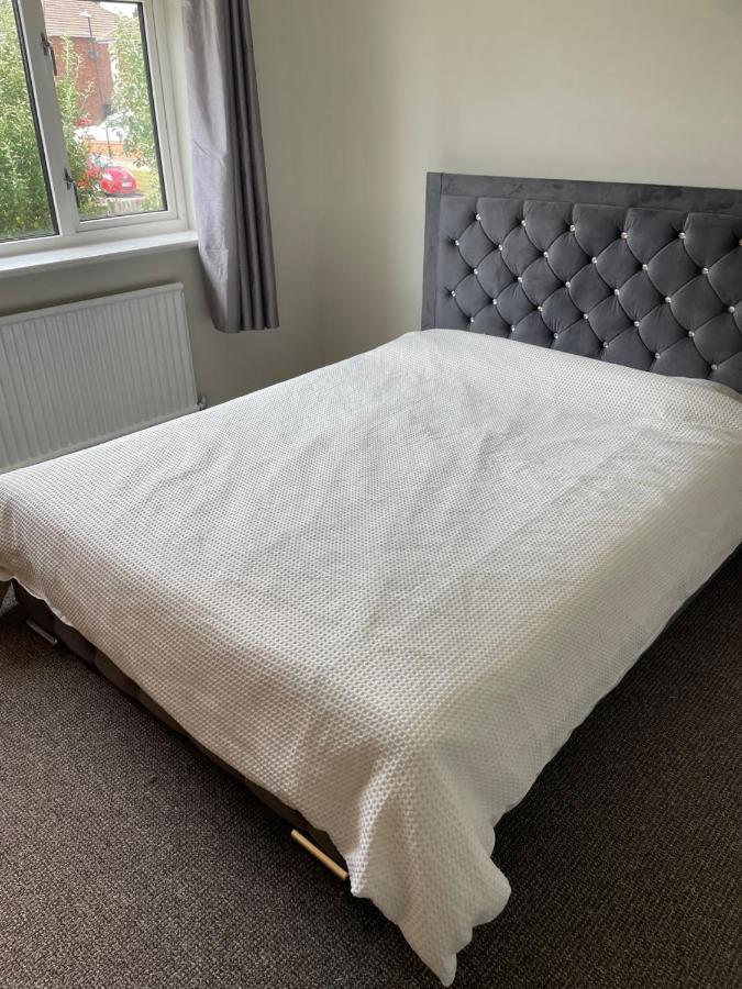 5 Bed House, 32 Tutbury Avenue, Cannon Park, Coventry, Cv4 7bj Coventry