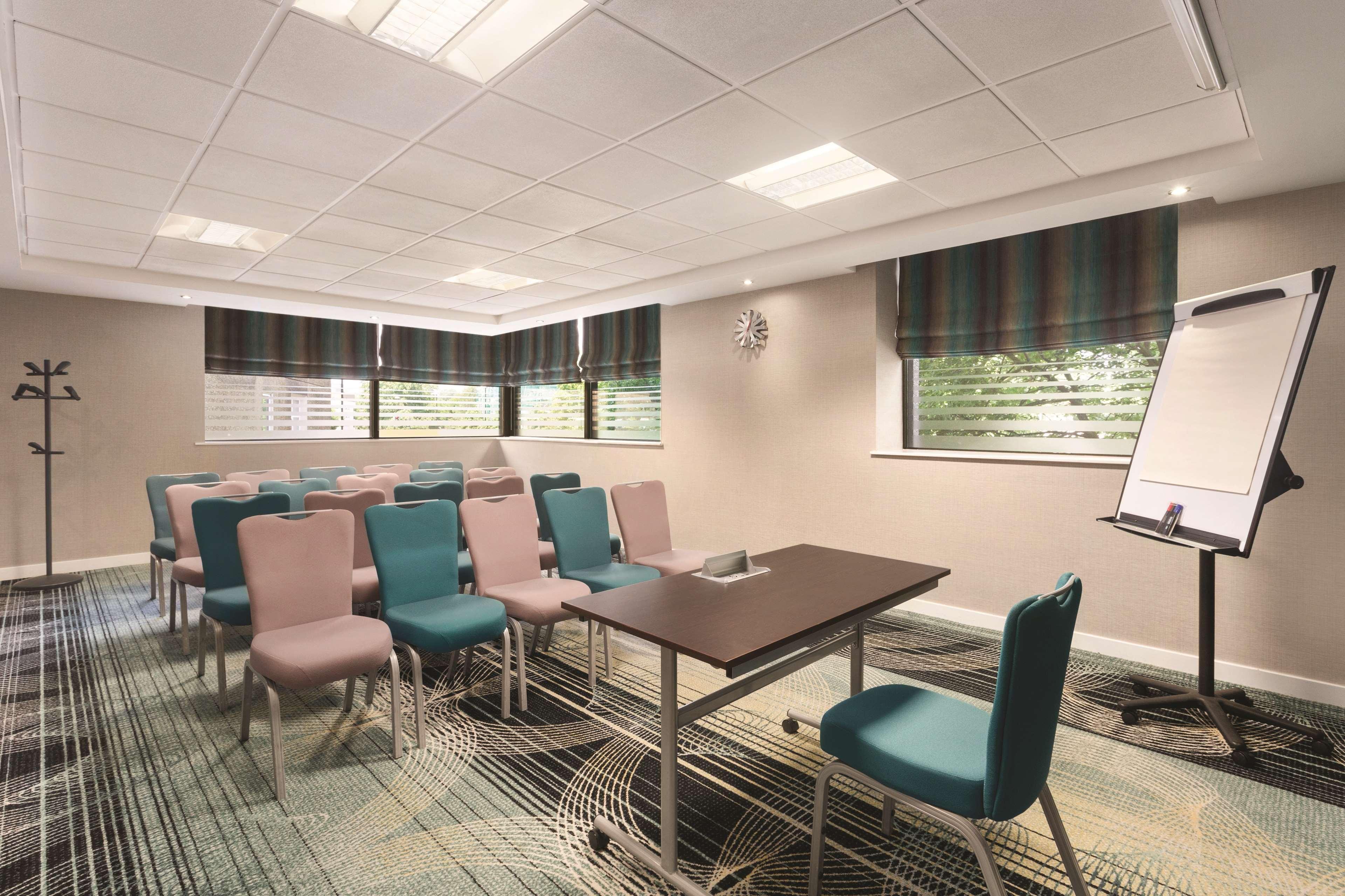 Hotel Ramada & By Wyndham Coventry