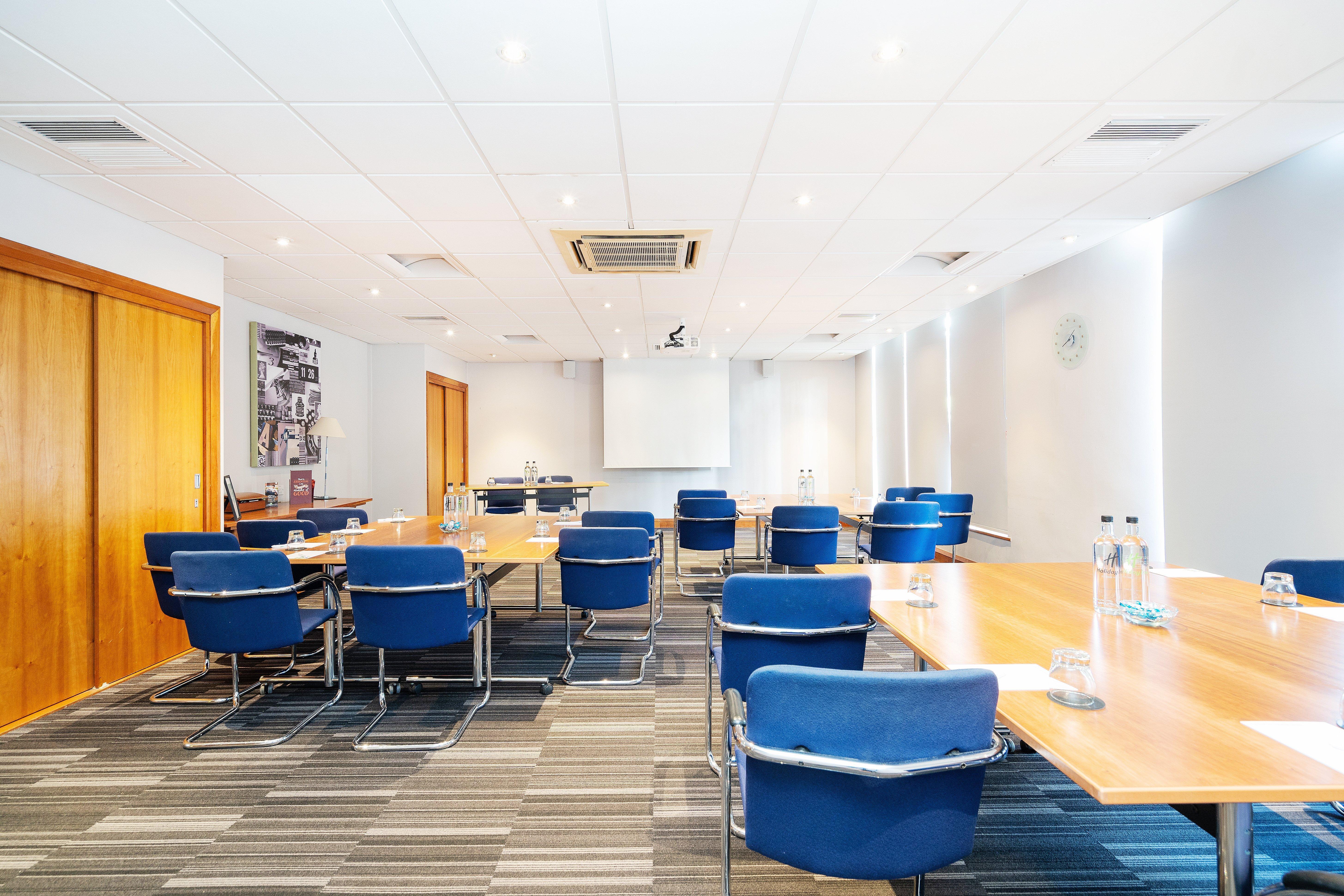 Hotel M6, J2 By Ihg 4*