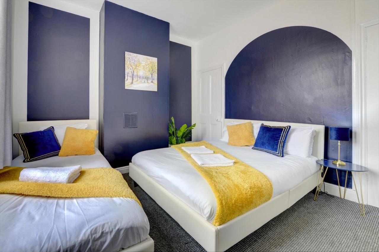 Cheerful Comfort: 2-bedroom With Free Parking & Wi-fi Holiday home